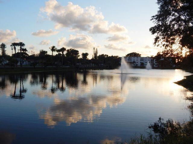 LAKESIDE VILLAGE CONDO 7 - Residential