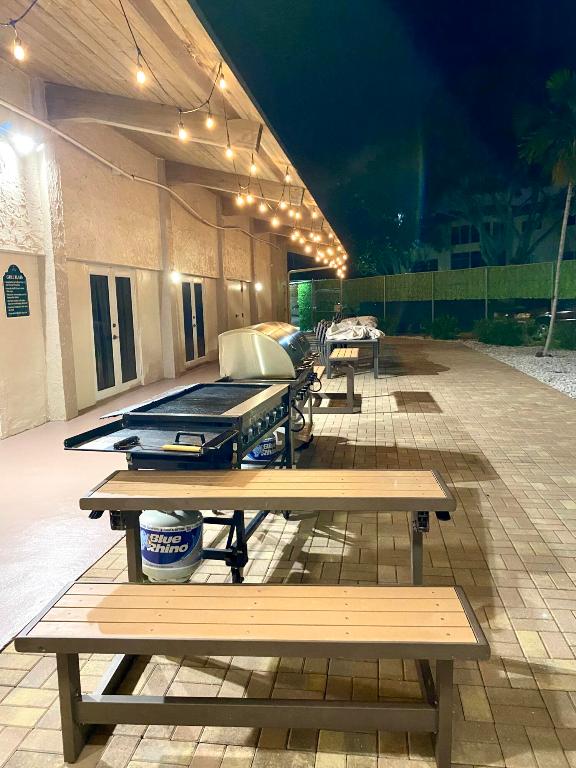 LAKESIDE VILLAGE CONDO 7 - Residential