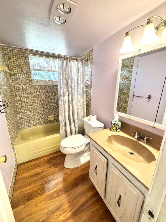 LAKESIDE VILLAGE CONDO 7 - Residential