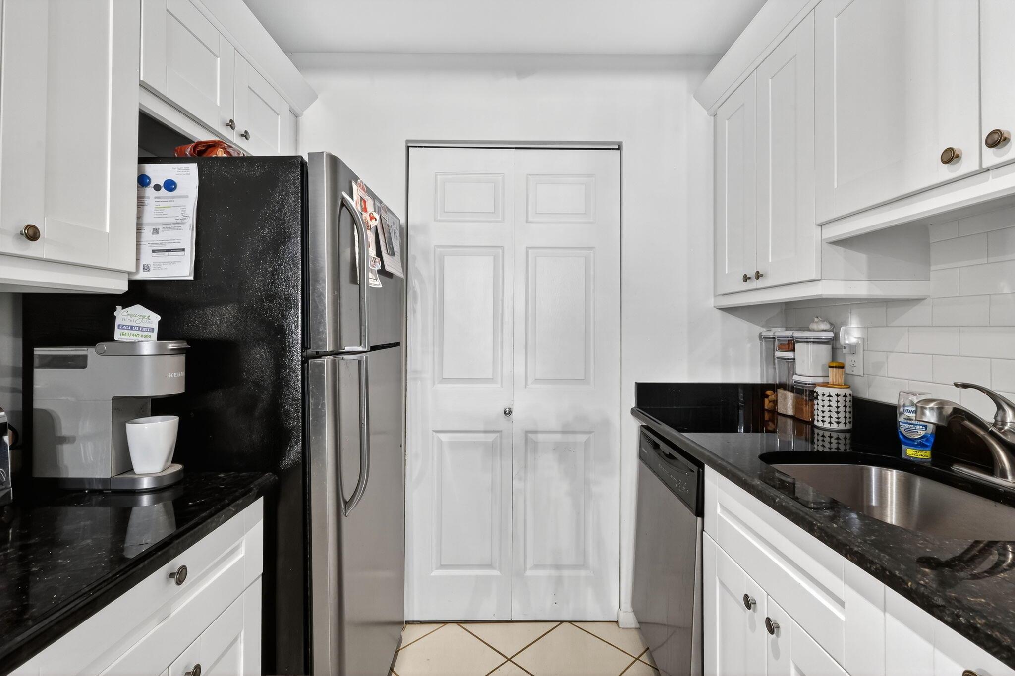 WITNEY E CONDO - Residential