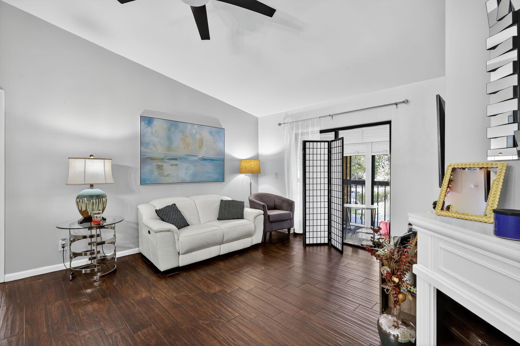 WITNEY E CONDO - Residential