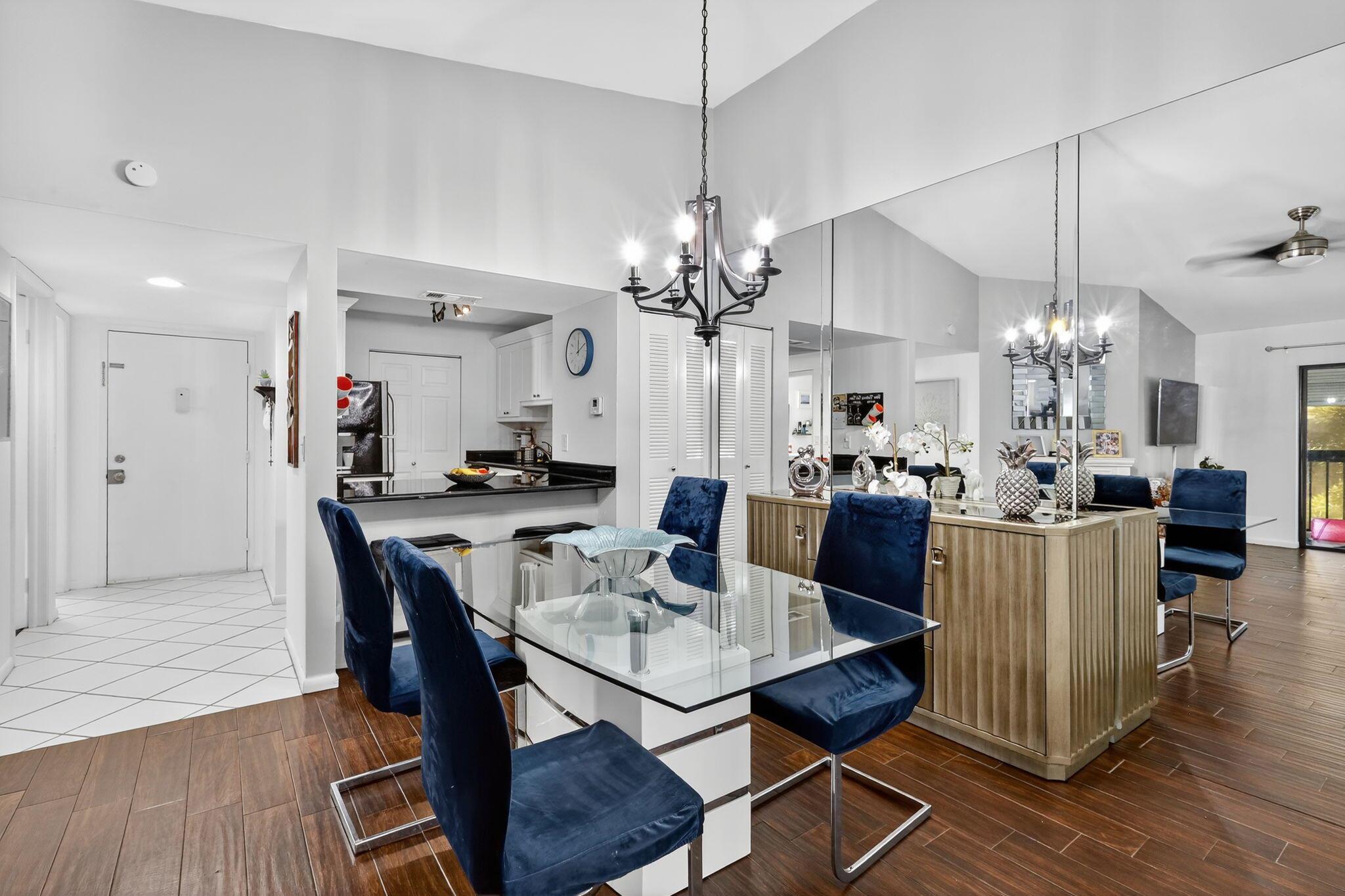WITNEY E CONDO - Residential