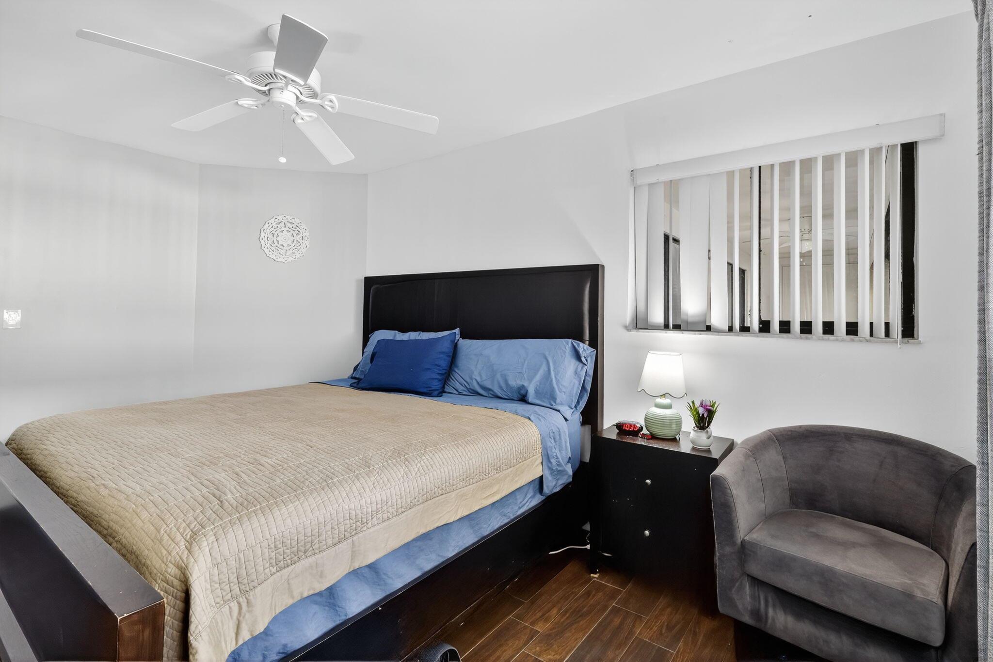 WITNEY E CONDO - Residential