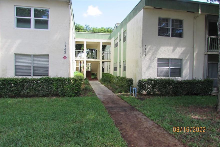 condo remodeled new flooring & all new kitchen appliances completely repainted you will have to see it to believe itcall the listing agent for an appointment