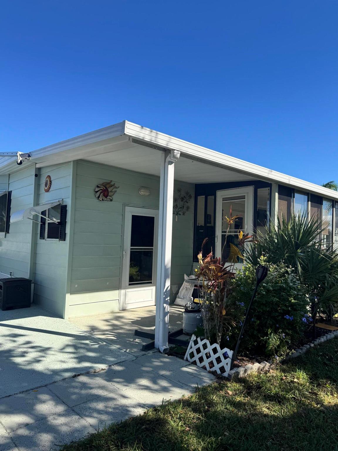 Spanish Lakes Country Clu - Residential