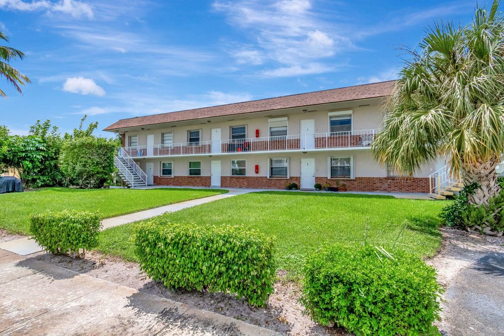 Photo of 243 Castlewood Drive #7, North Palm Beach, FL 33408 (MLS # R11024547)
