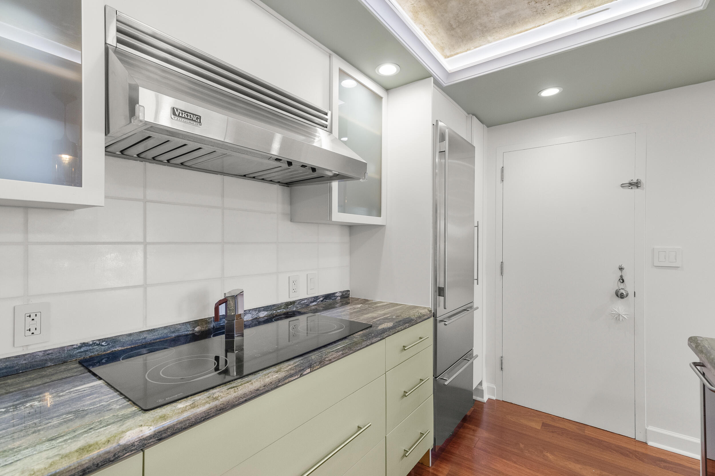 EVERGLADES PLAZA CONDO - Residential