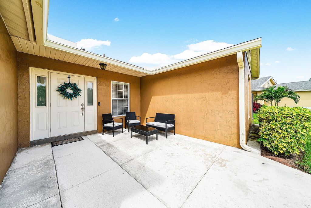 Photo of 6911 Beacon Hollow Turn, Boynton Beach, FL 33437 (MLS # R11121909)