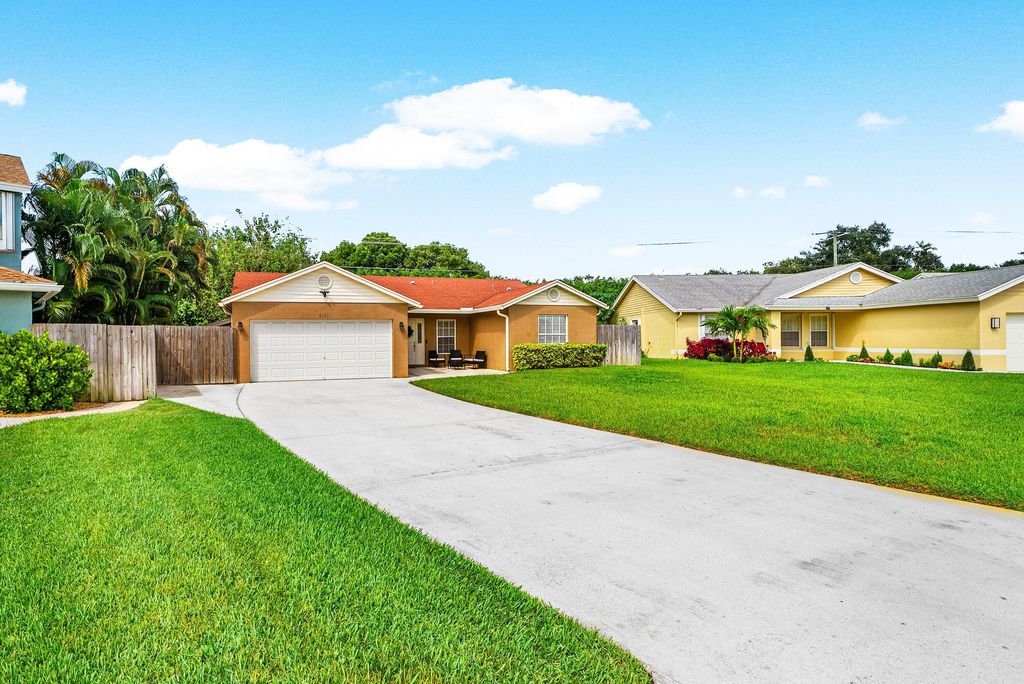 Photo of 6911 Beacon Hollow Turn, Boynton Beach, FL 33437 (MLS # R11121909)