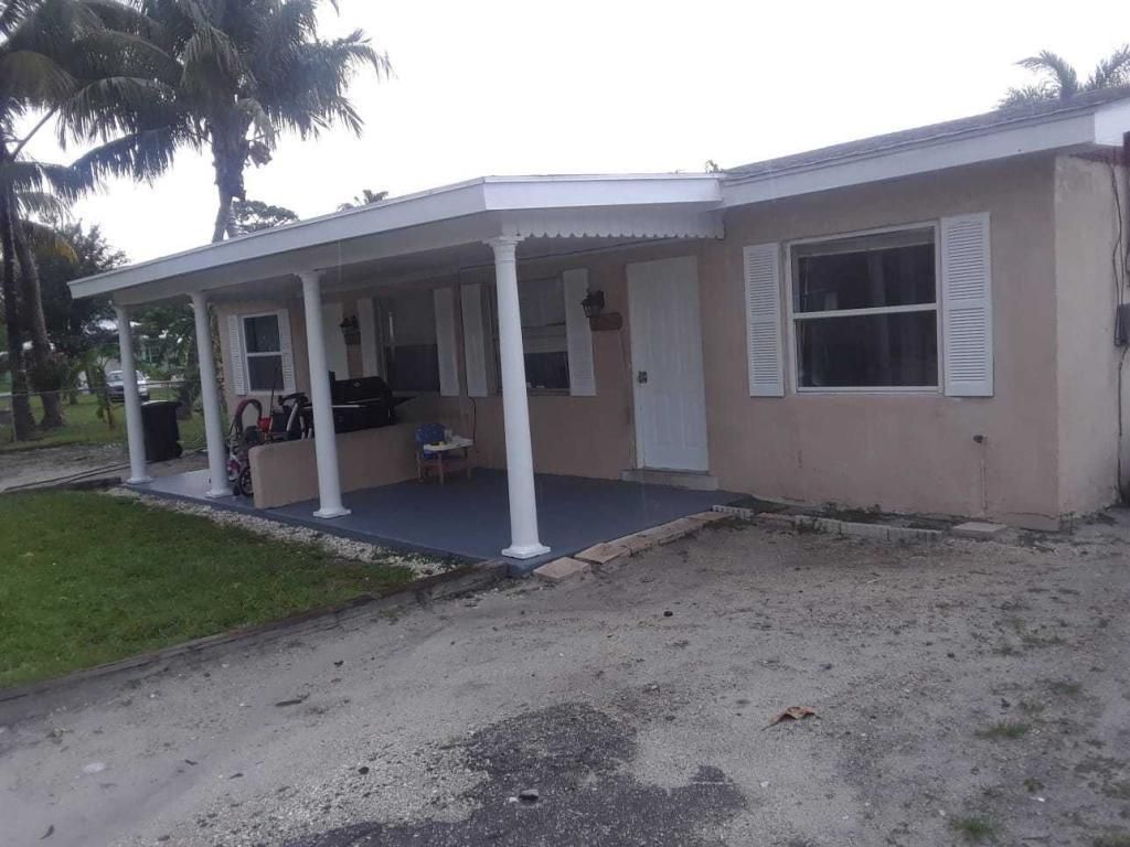 Photo of 4393 SE Field Street, Stuart, FL 34997 (MLS # R10550154)