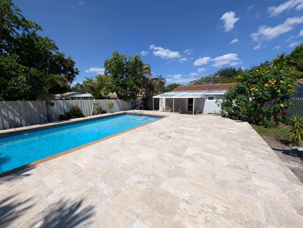 Photo of 1629 NW 5th Avenue, Fort Lauderdale, FL 33311 (MLS # B26025618)