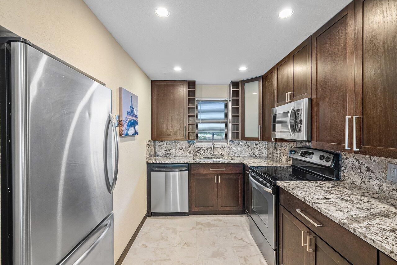 DEER CREEK COUNTRY CLUB - Residential