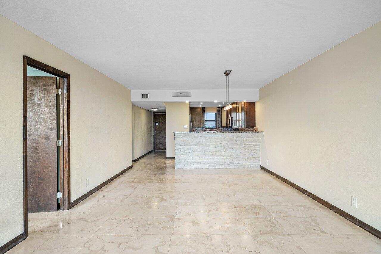 DEER CREEK COUNTRY CLUB - Residential