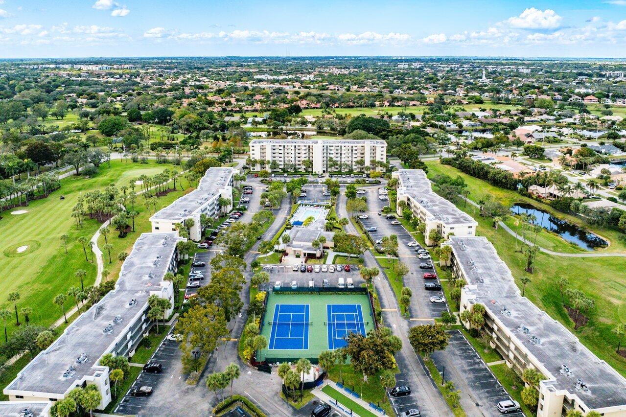 DEER CREEK COUNTRY CLUB - Residential