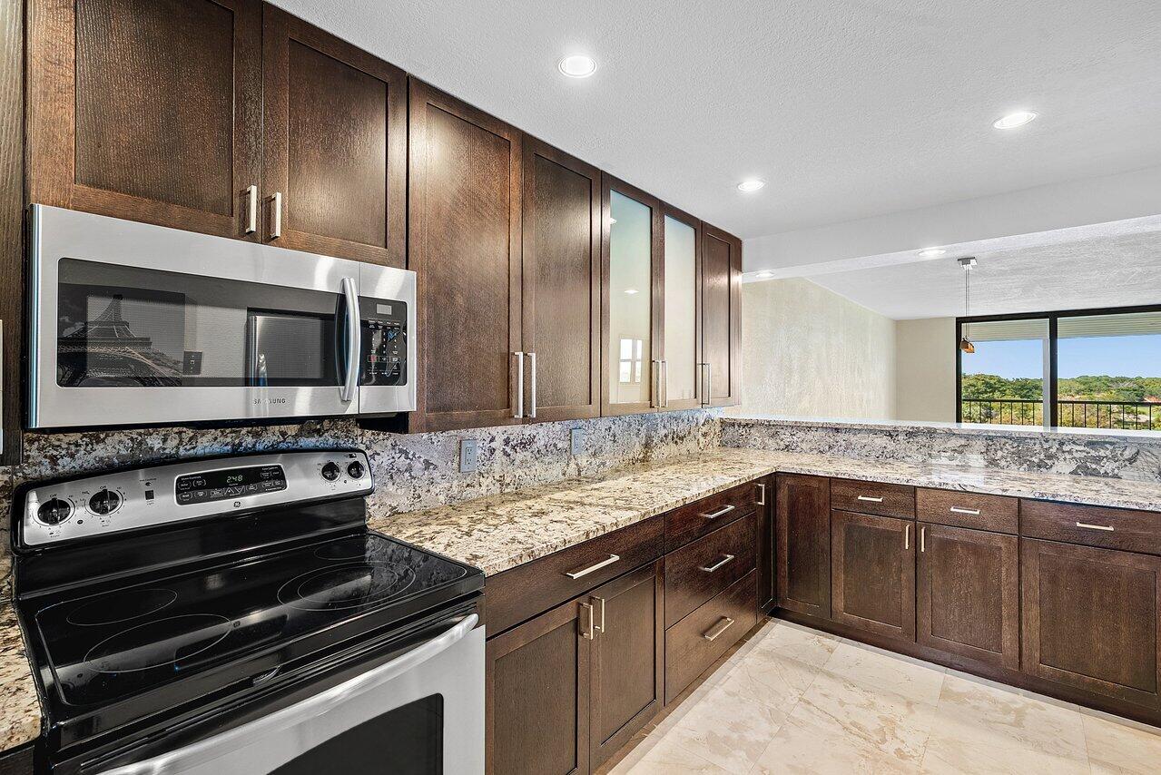 DEER CREEK COUNTRY CLUB - Residential