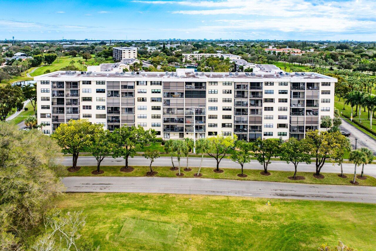 DEER CREEK COUNTRY CLUB - Residential