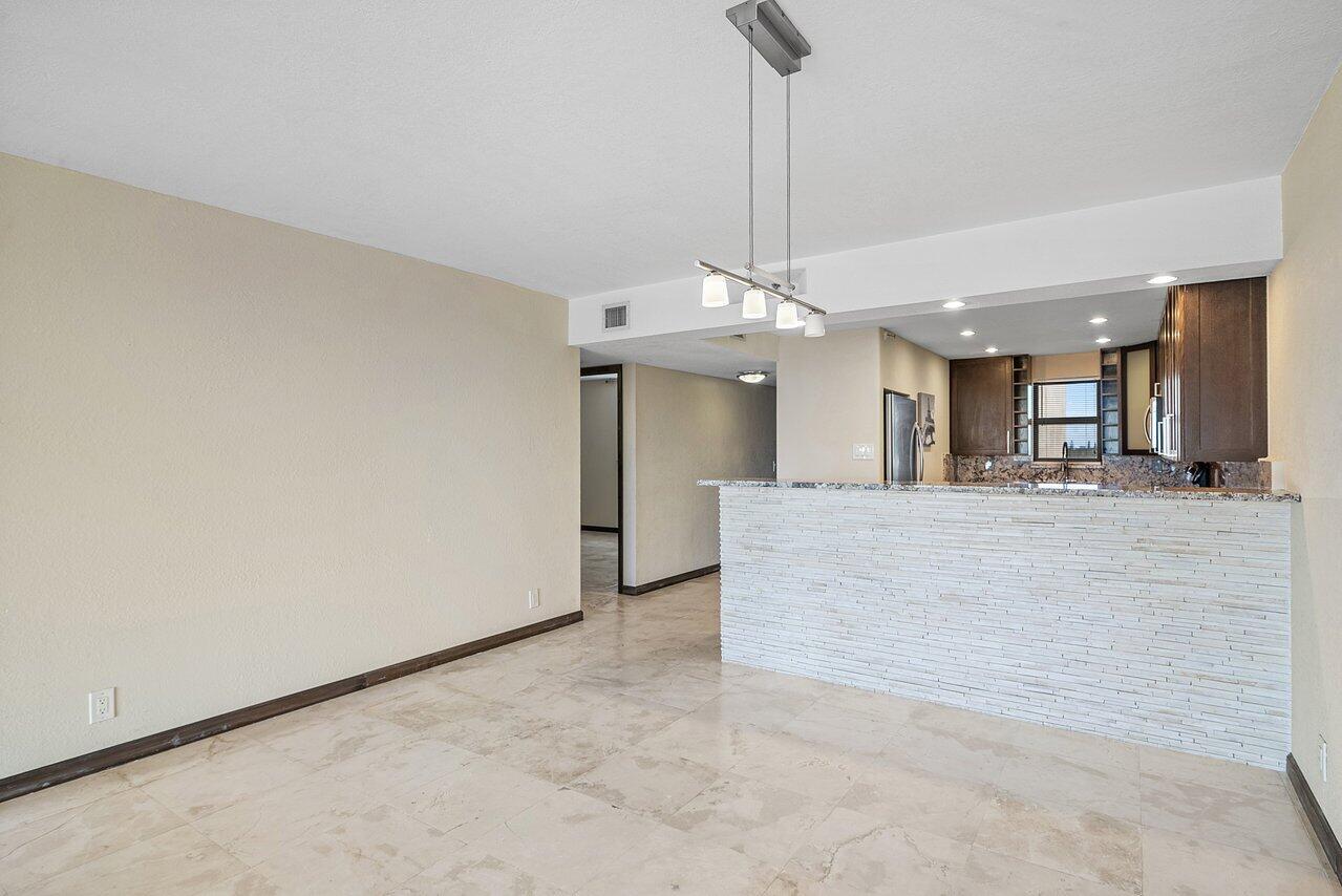 DEER CREEK COUNTRY CLUB - Residential