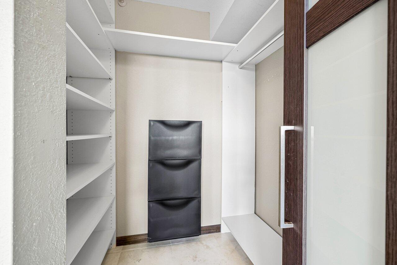 DEER CREEK COUNTRY CLUB - Residential