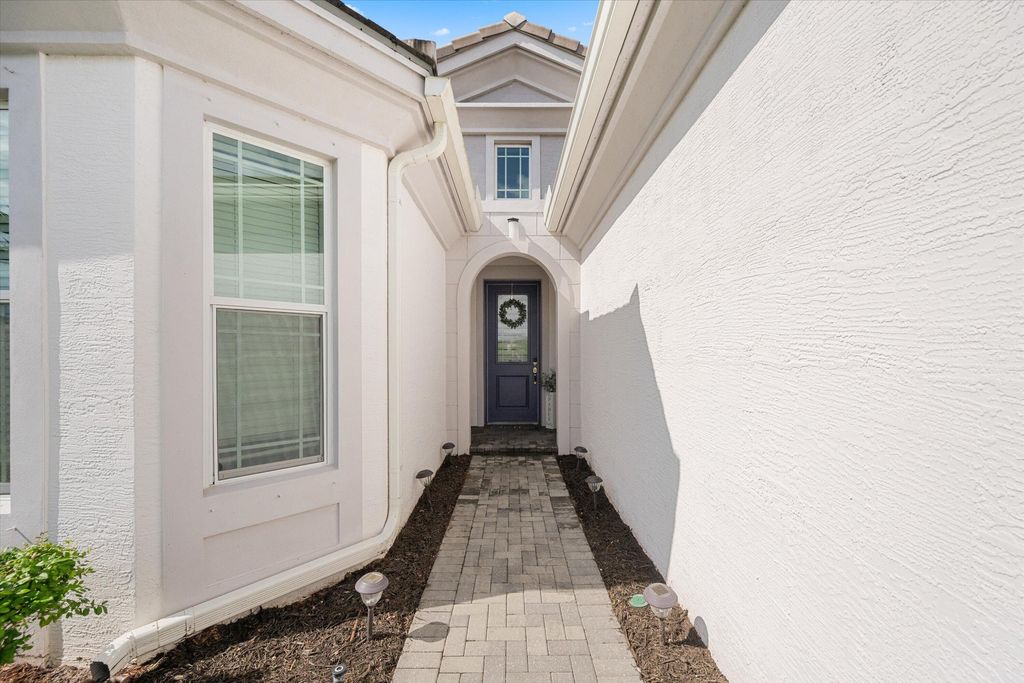 Photo of 16293 Melogold Drive, Westlake, FL 33470 (MLS # B26025287)