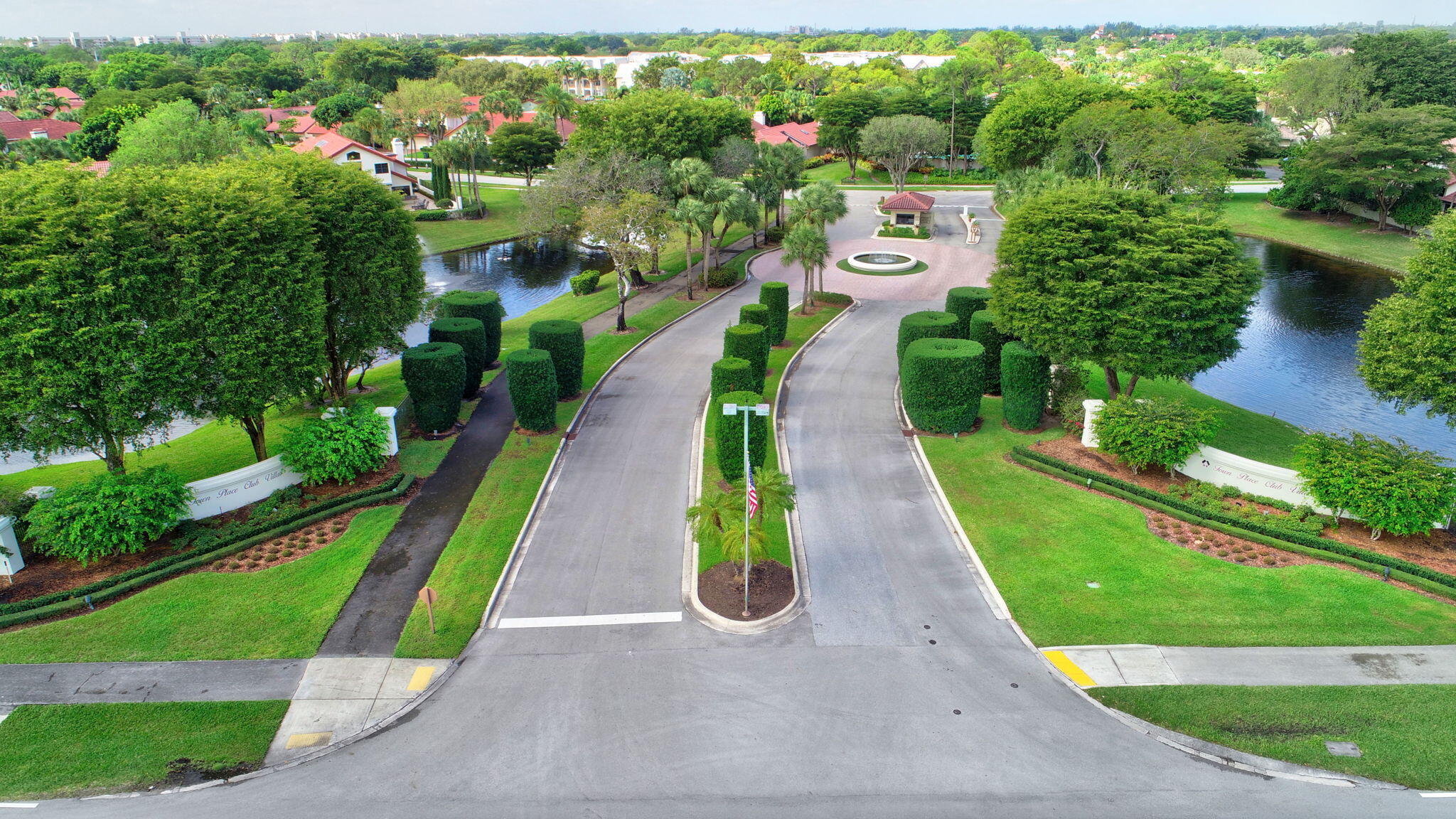 TOWN PLACE CLUB VILLAS - Residential