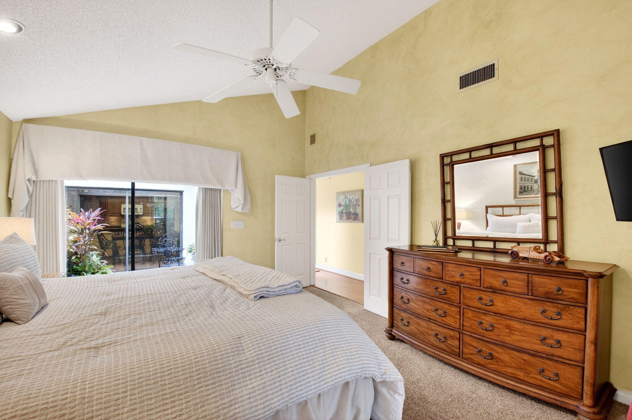 TOWN PLACE CLUB VILLAS - Residential