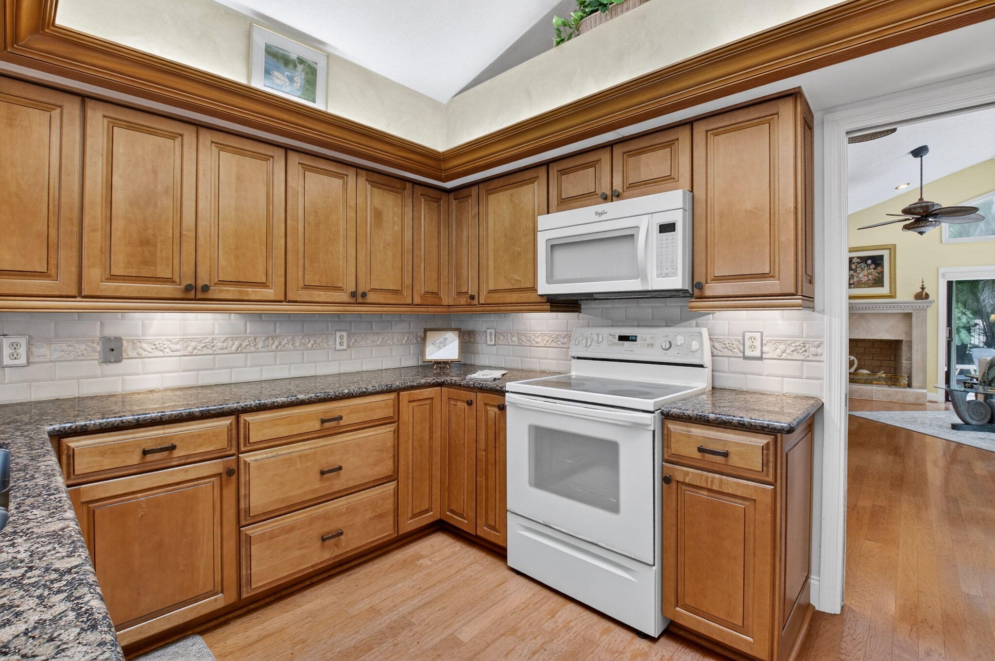 TOWN PLACE CLUB VILLAS - Residential