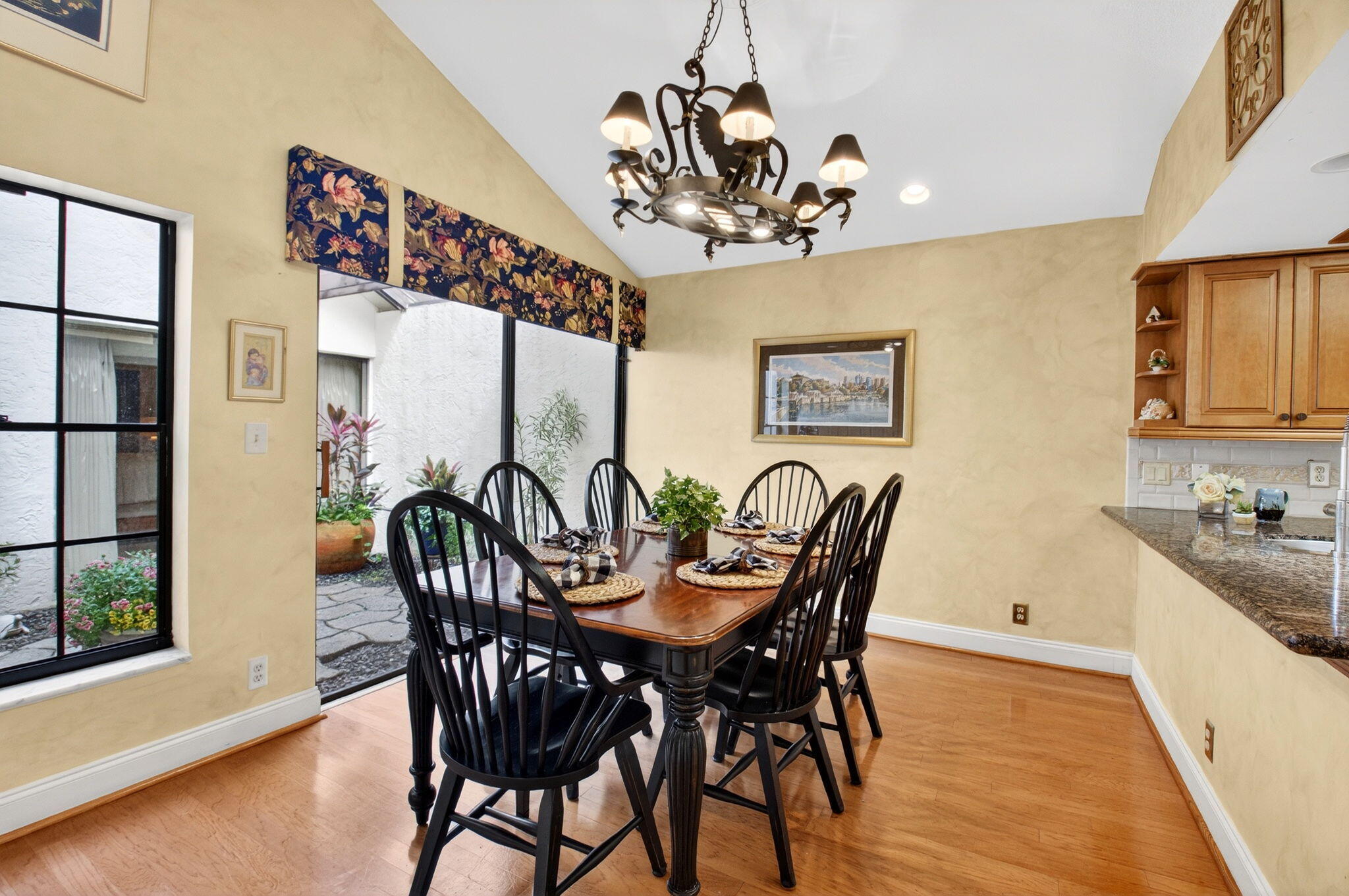 TOWN PLACE CLUB VILLAS - Residential