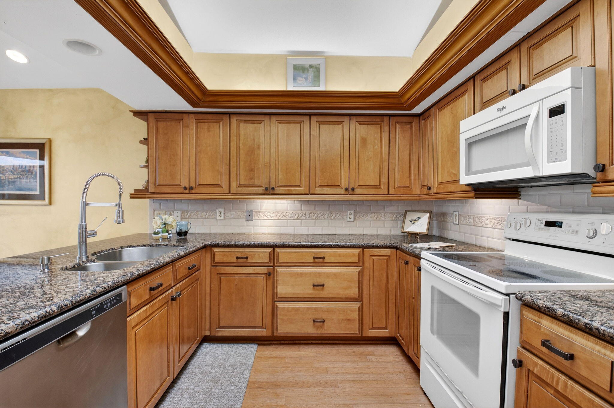 TOWN PLACE CLUB VILLAS - Residential