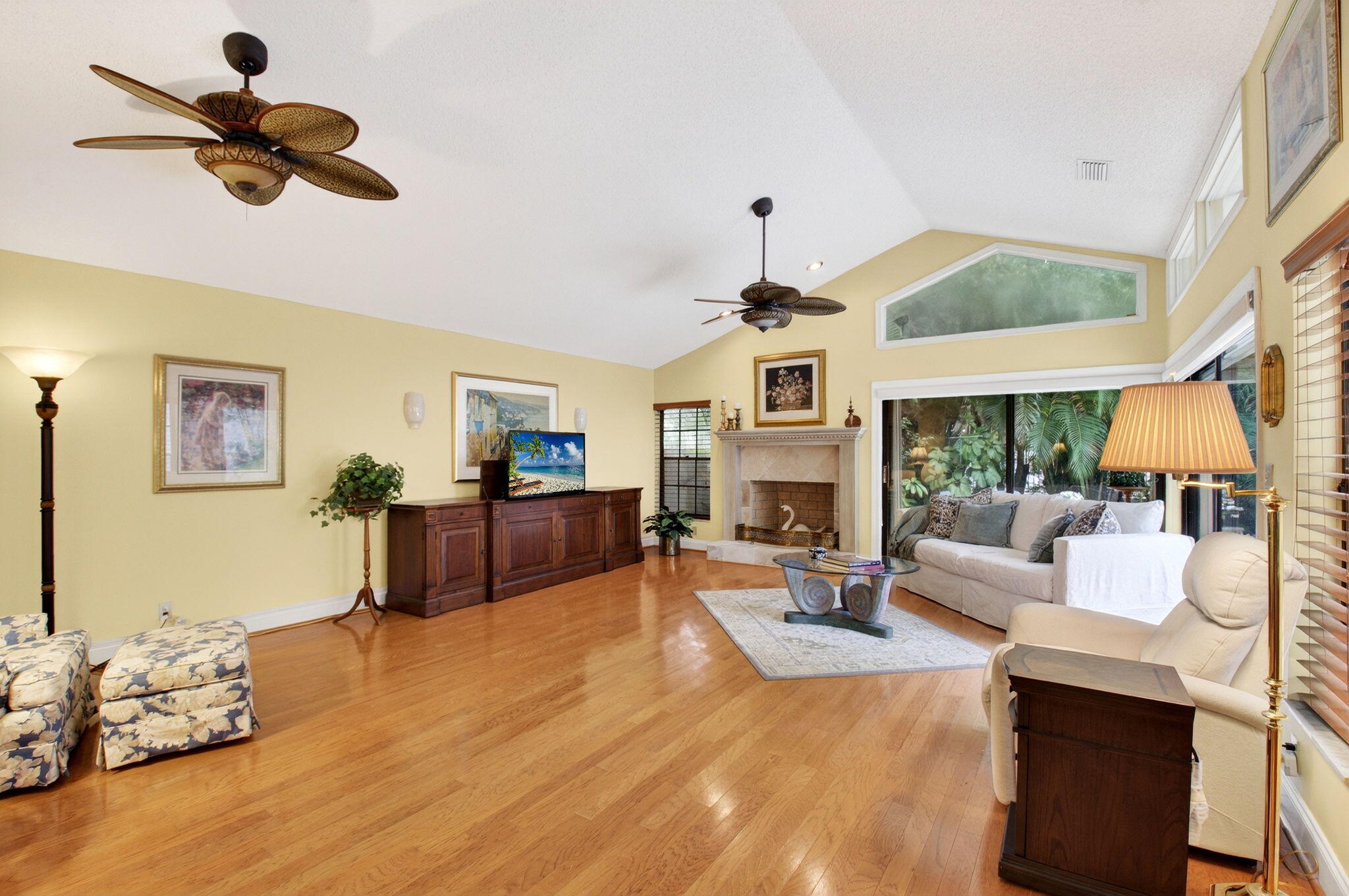 TOWN PLACE CLUB VILLAS - Residential