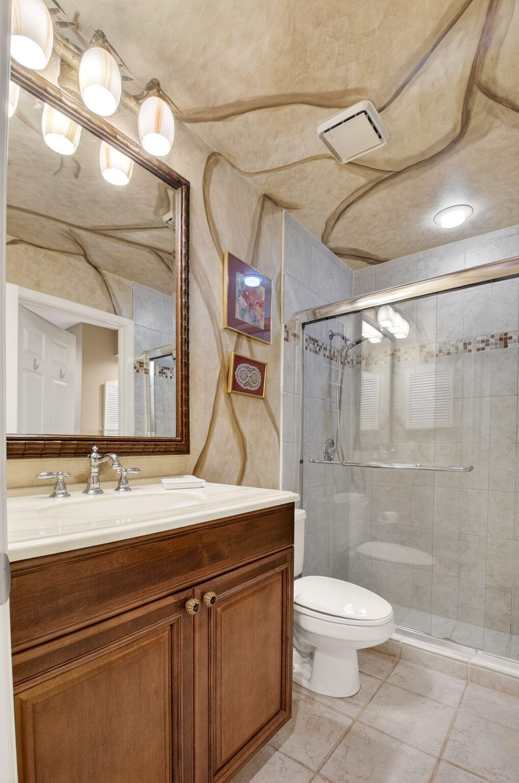 TOWN PLACE CLUB VILLAS - Residential