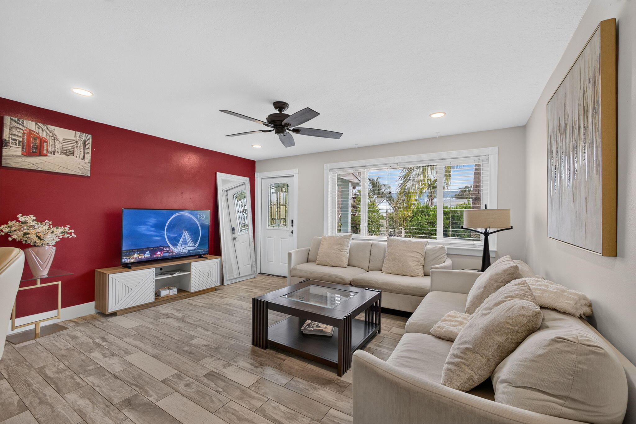 216 E 24TH Street