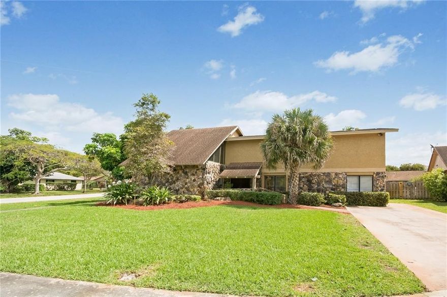 Beautiful 2 story Dream Home, 4/3, plus loft & a private entry office/studio.  An updated kitchen w/ custom cabinets, granite countertops & Stainless steel appliances awaits, along w/ 3 fully updated bathrooms. All of the work has been done for you in this spacious, lovingly maintained home w/ a fenced, private backyard w/ covered patio, pool/spa, & fountain. Huge master suite w/ spa tub, separate walk-in marble shower, 2 custom vanities, 2 walk-in closets. Designer iron stair railing. Convenient to all!
