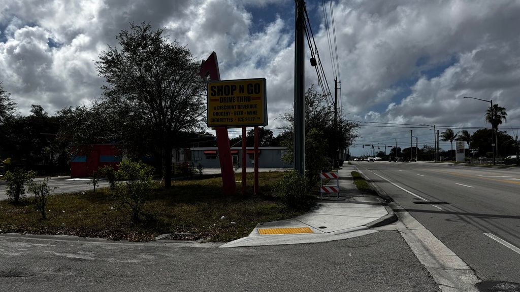 Photo of 3263 Sierra Drive, Palm Springs, FL 33461 (MLS # R11168377)