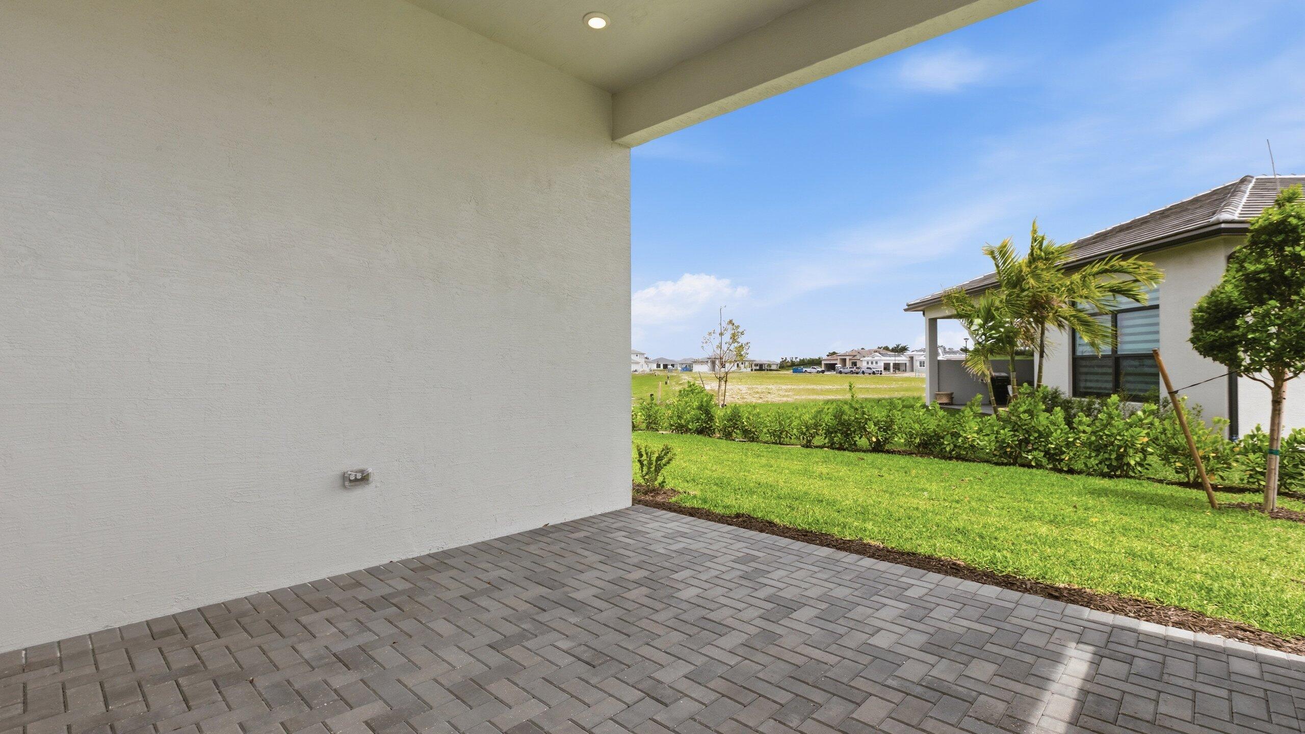 CRESSWIND PALM BEACH - Residential