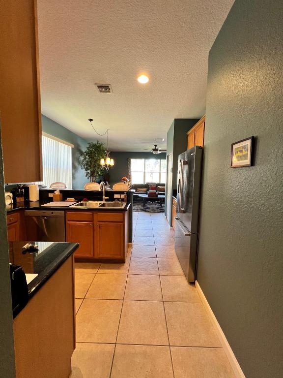 VICTORIA GROVES - Residential Lease