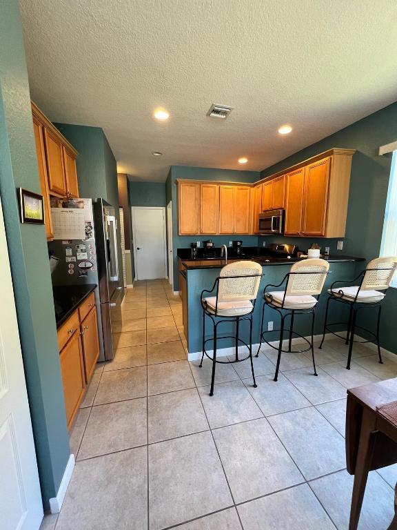 VICTORIA GROVES - Residential Lease