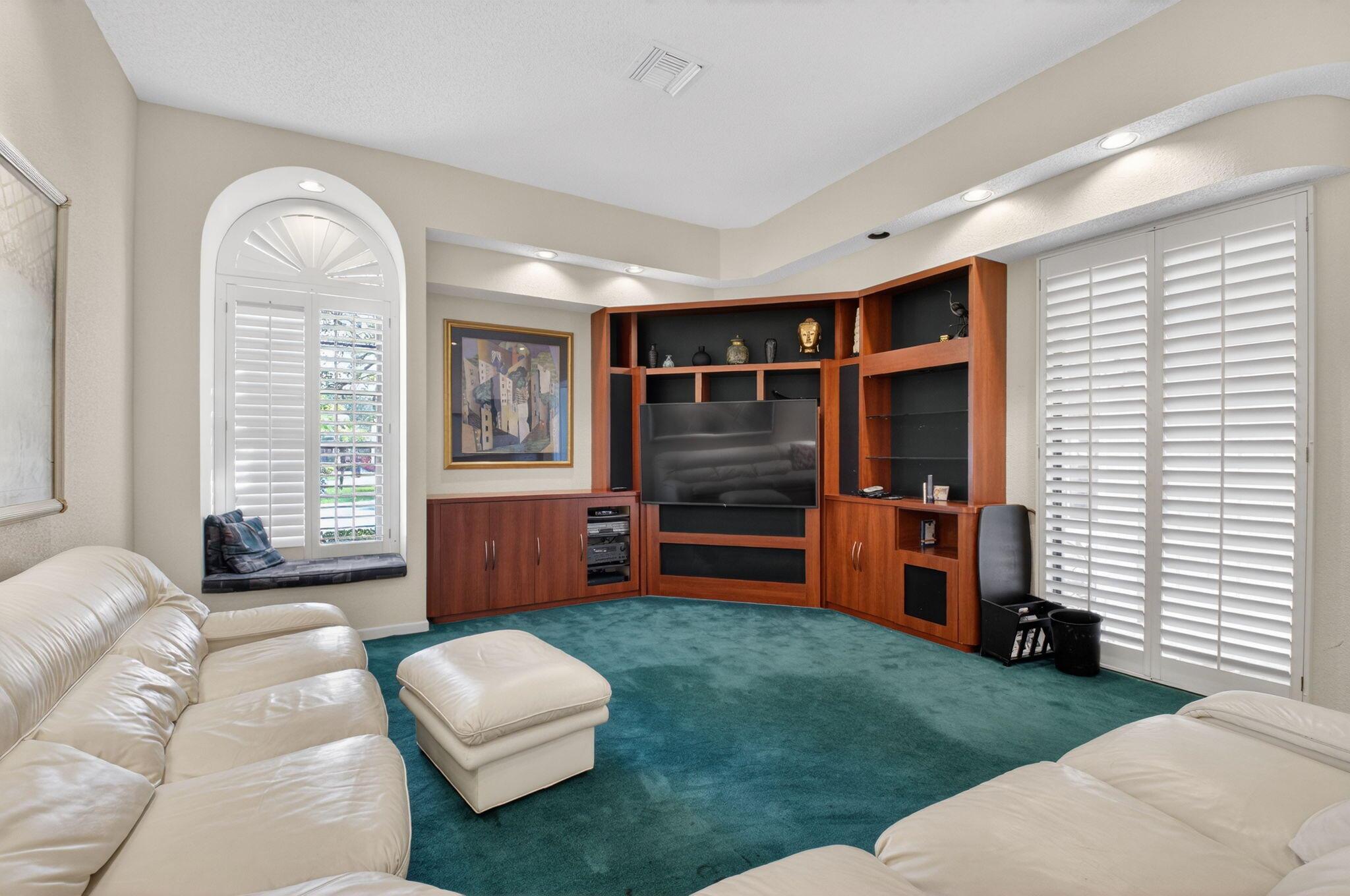 OAK RUN OF ARVIDA COUNTRY - Residential