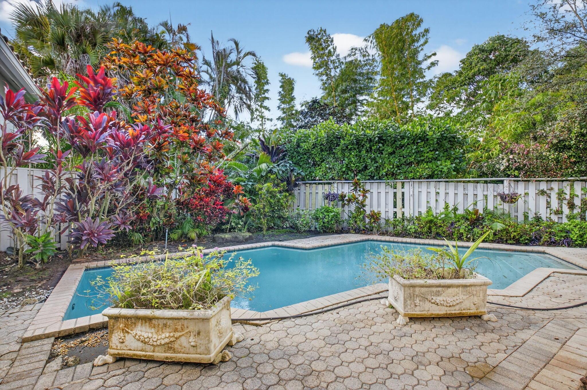 OAK RUN OF ARVIDA COUNTRY - Residential