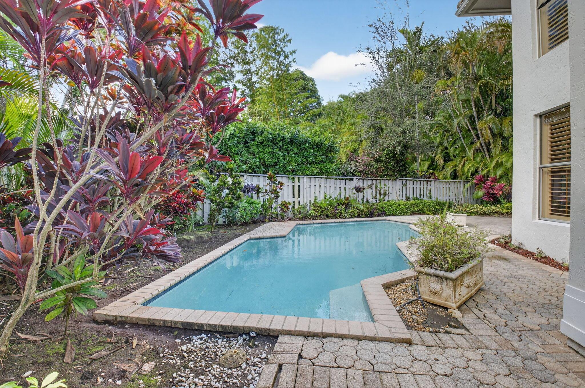 OAK RUN OF ARVIDA COUNTRY - Residential