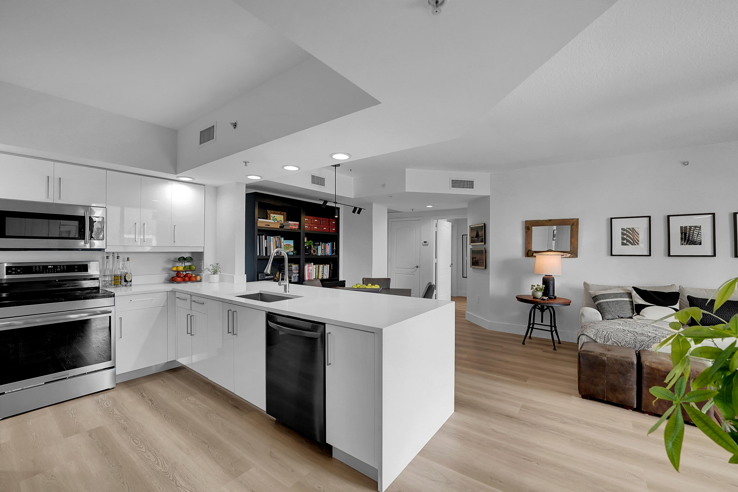 WAVERLY AT LAS OLAS CONDO - Residential