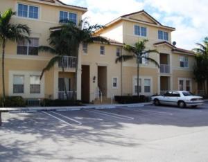 VERY NICE, spacious 1 floor 3 bedrooms 2 bath, great location.