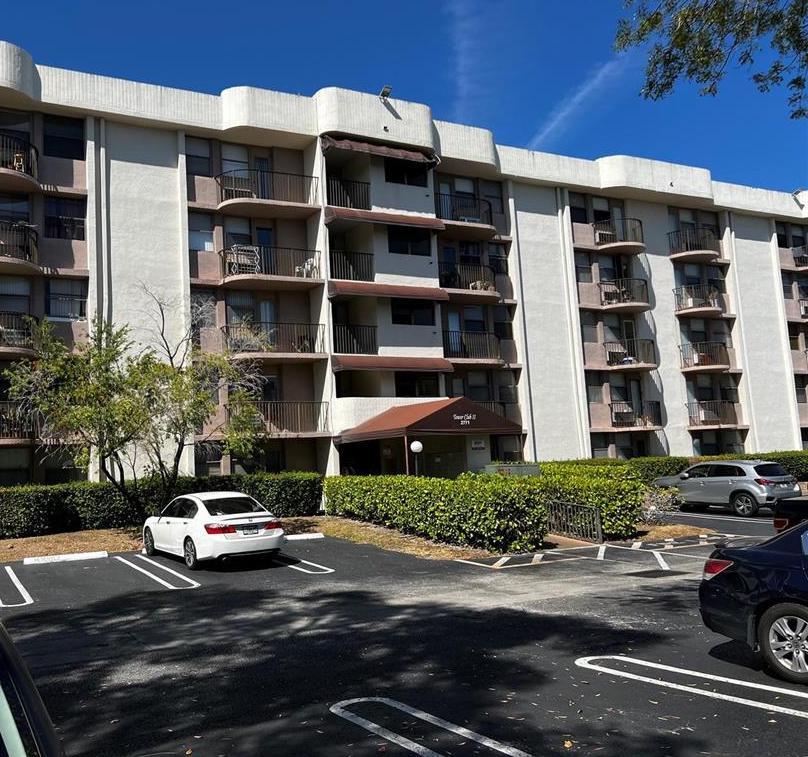 2771 Riverside Drive 412-a