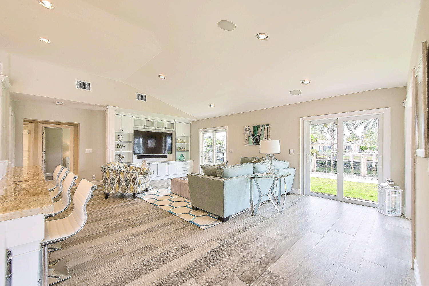 SANTA BARBARA SHORES - Residential