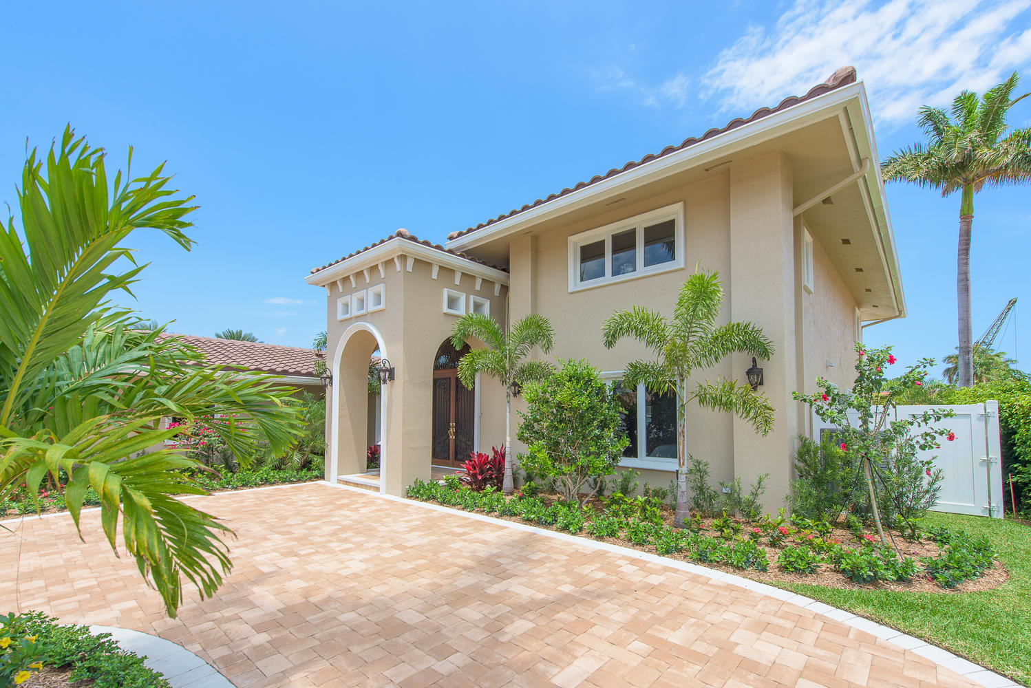 SANTA BARBARA SHORES - Residential