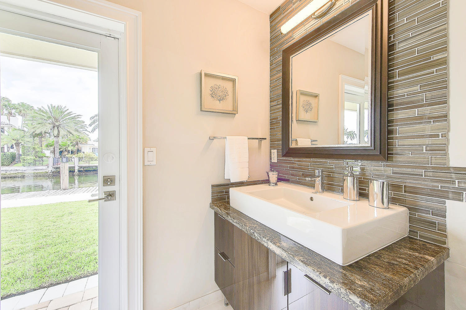 SANTA BARBARA SHORES - Residential