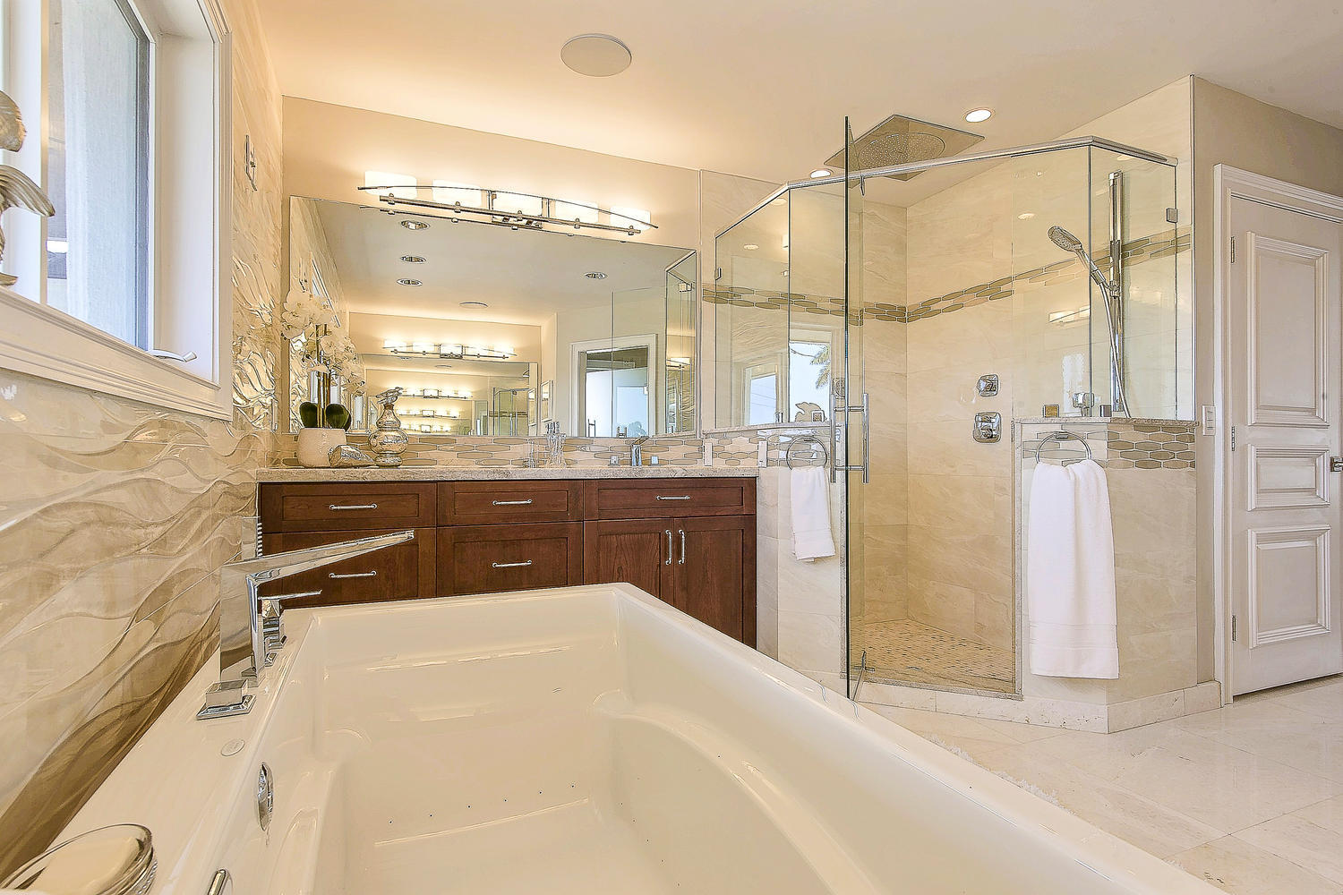 SANTA BARBARA SHORES - Residential