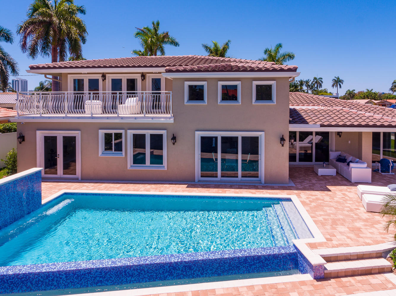 SANTA BARBARA SHORES - Residential