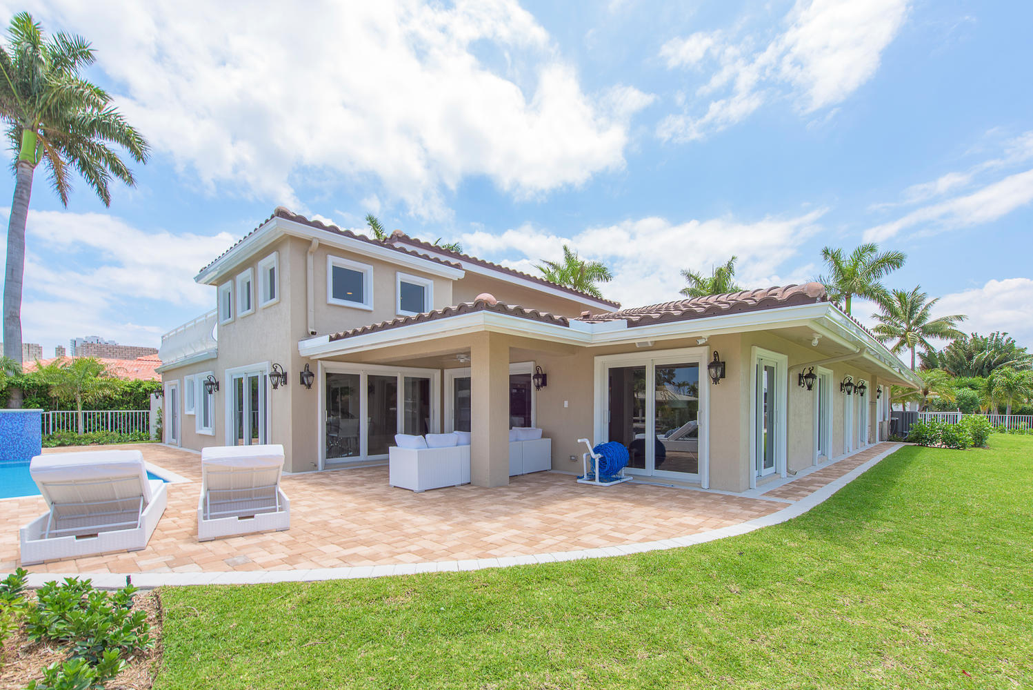 SANTA BARBARA SHORES - Residential