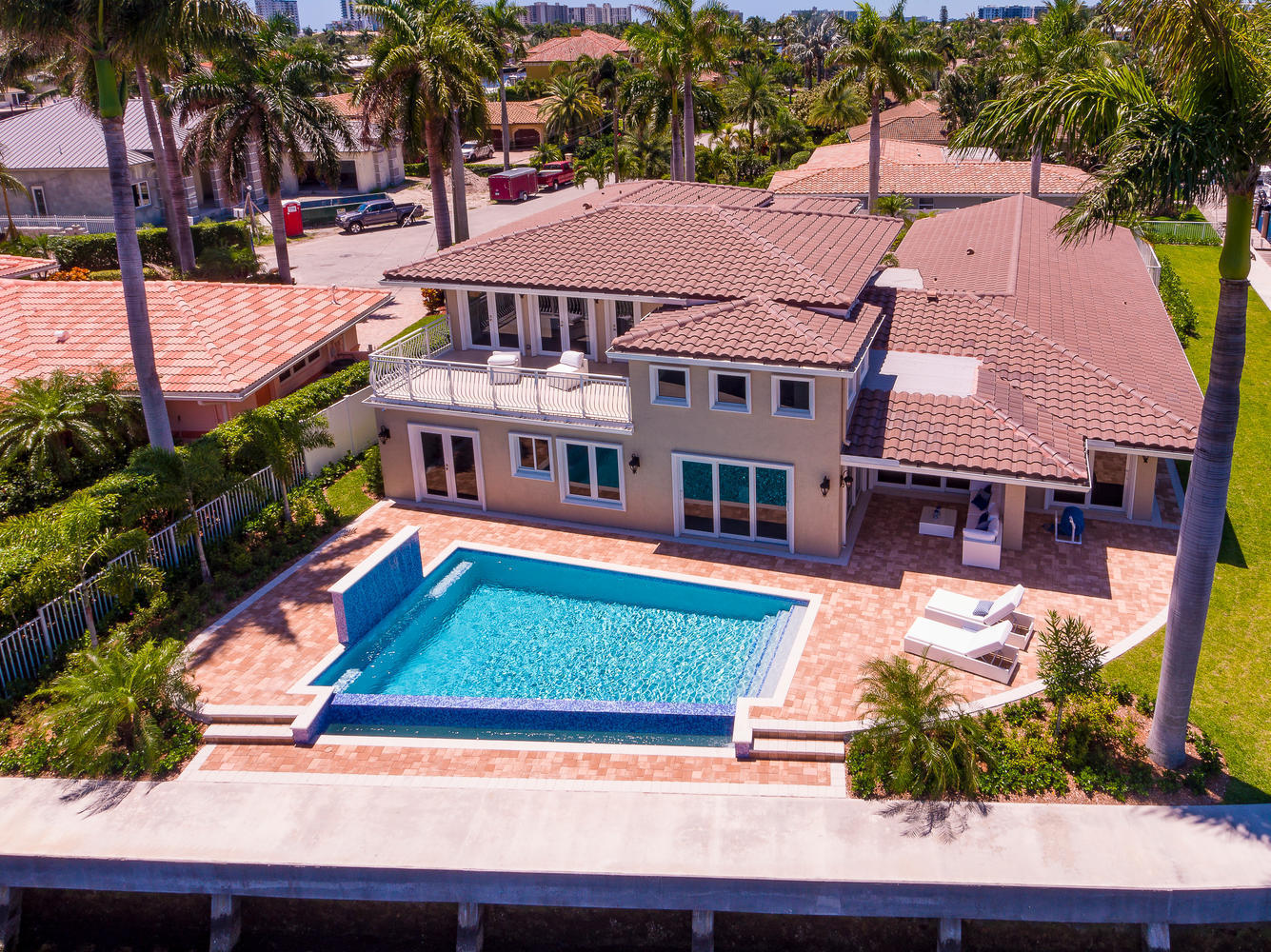 SANTA BARBARA SHORES - Residential