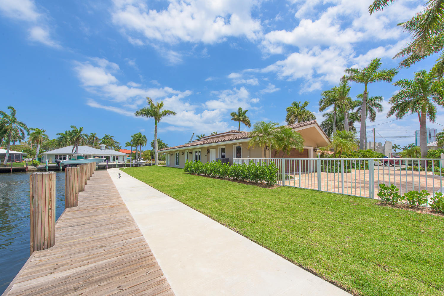 SANTA BARBARA SHORES - Residential